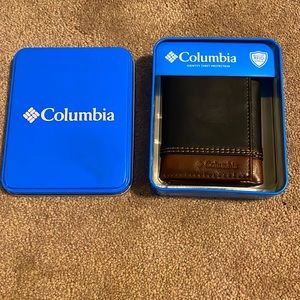❗️SOLD❗️NWT Columbia Leather Trifold Wallet w/ RFID Shield